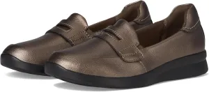 Clarks Women's Ellowyn Penny Loafer