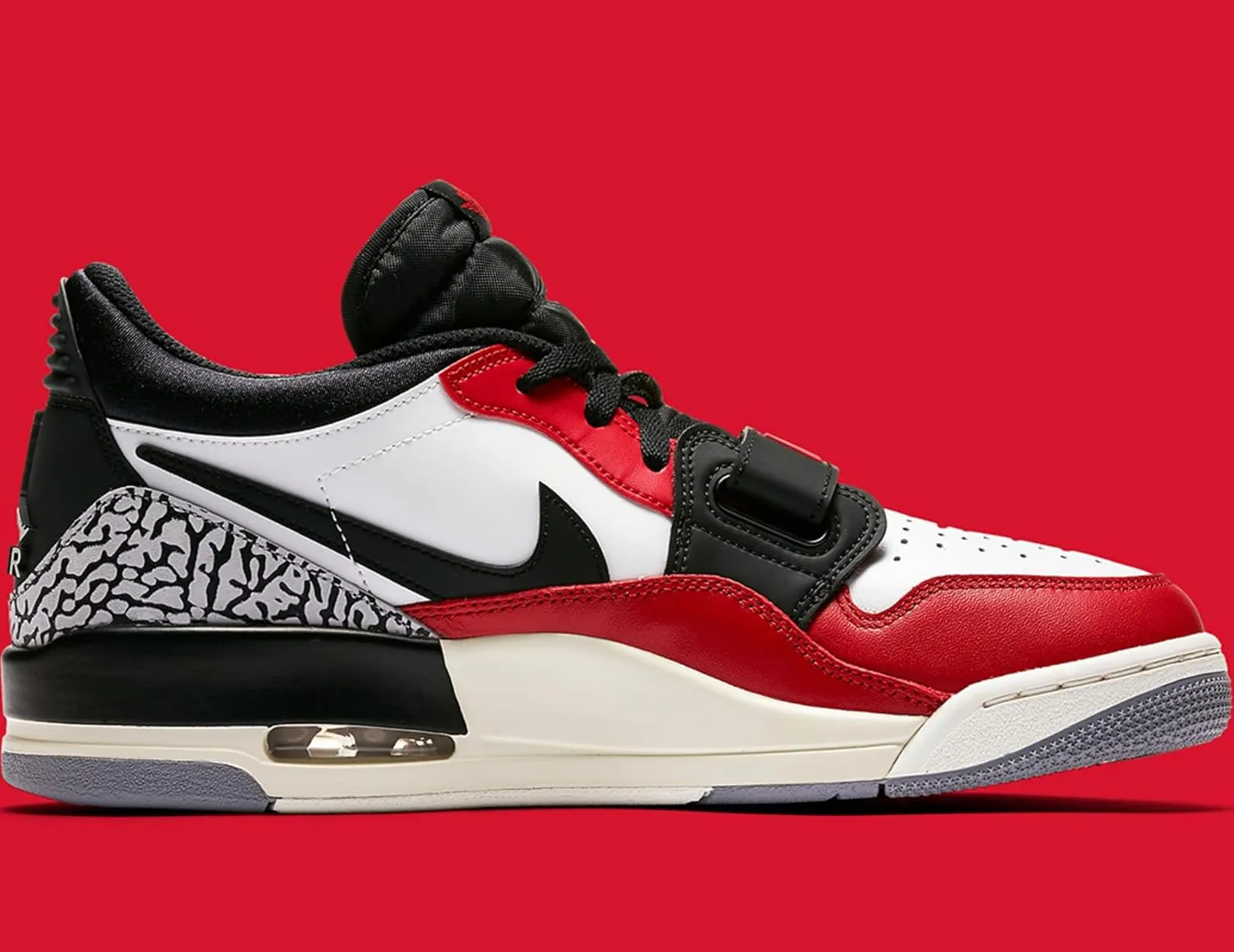 Nike Men's Basketball Shoe