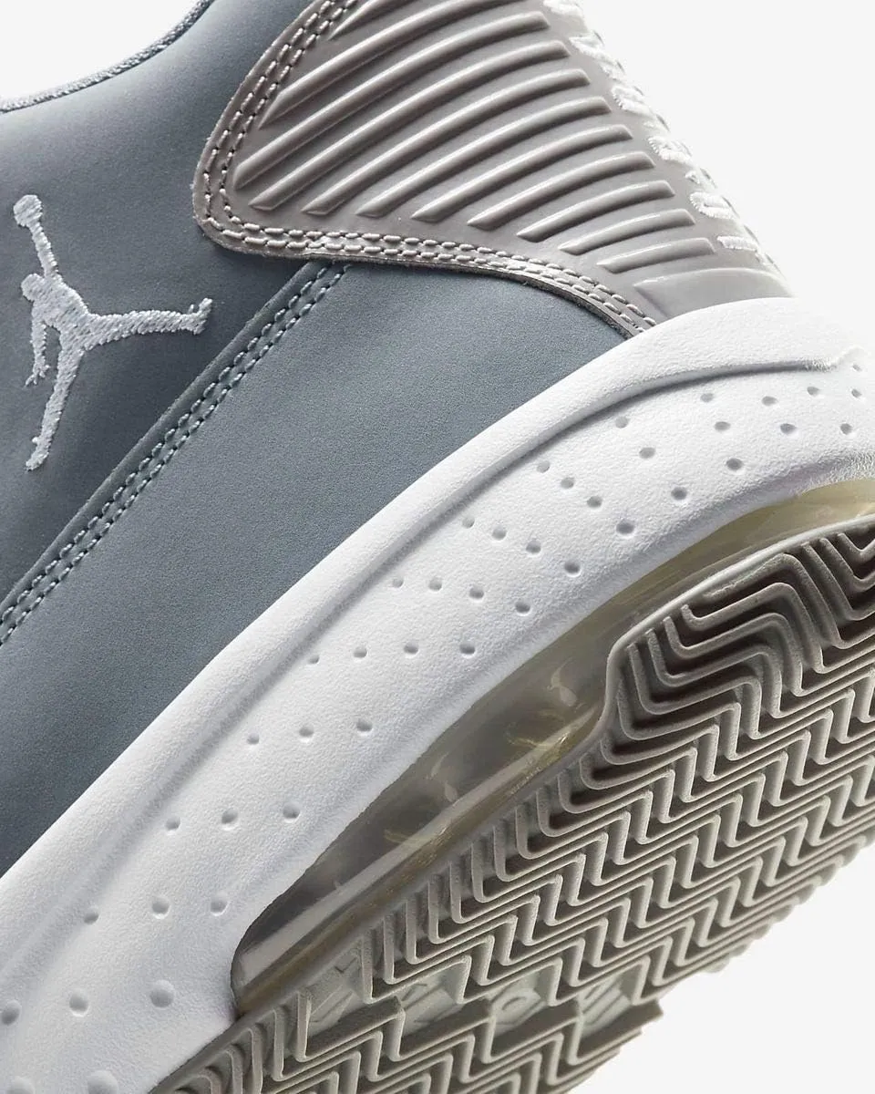 NIKE Men's Basketball Shoe