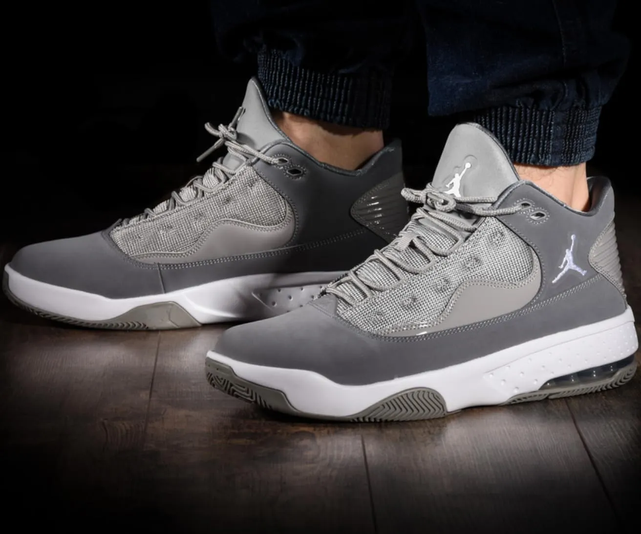 NIKE Men's Basketball Shoe