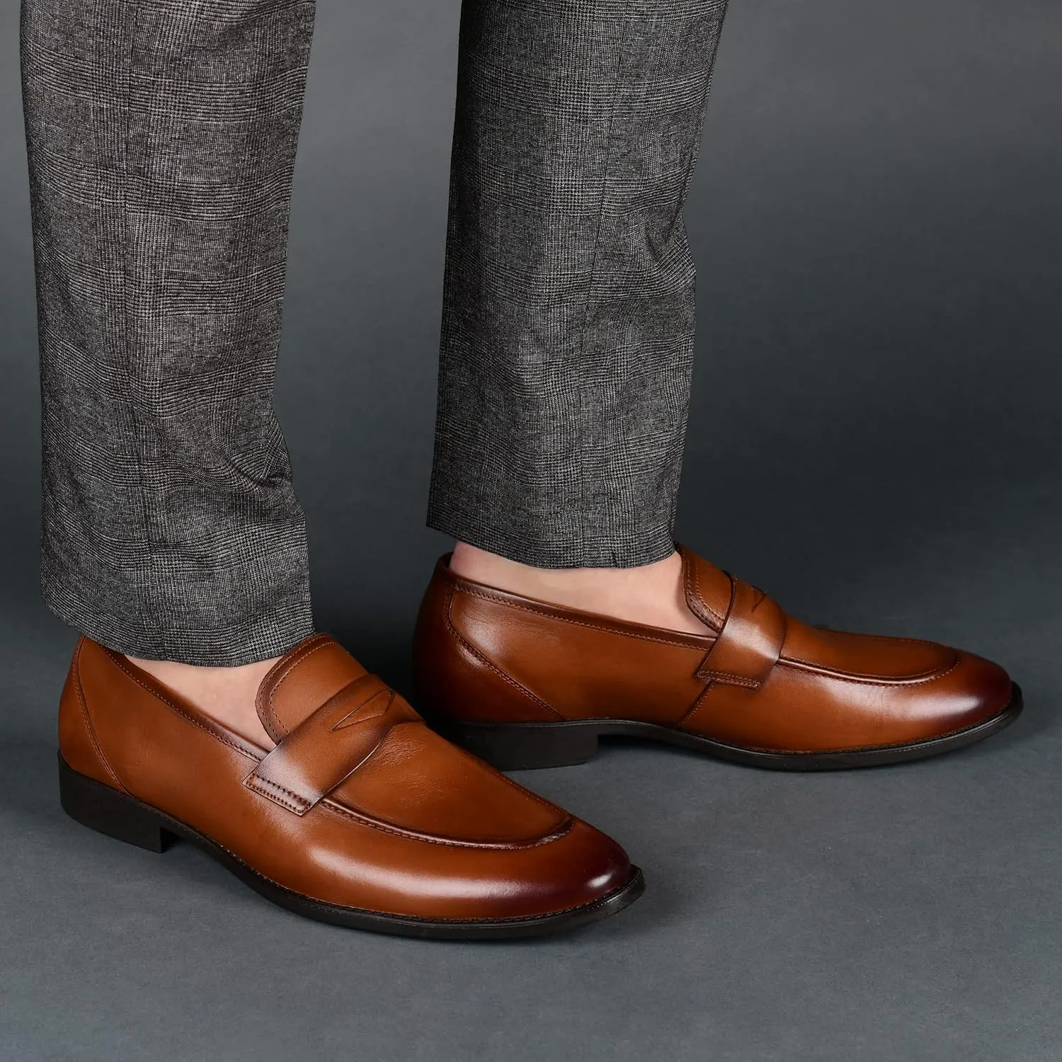 Thomas & Vine Men's Bishop Apron Toe Penny Loafer